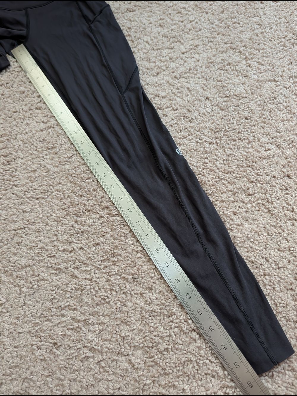 Lululemon Black Suede Fast and Free High-Rise Tight 28" Inseam Leggings Size 4 - Picture 14 of 16